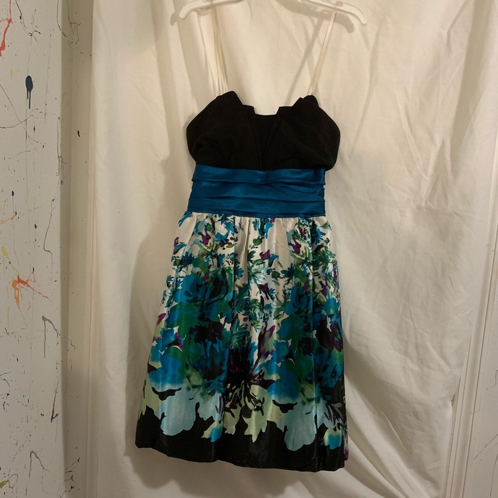 🌻3/$20!🌻 Strapless dress